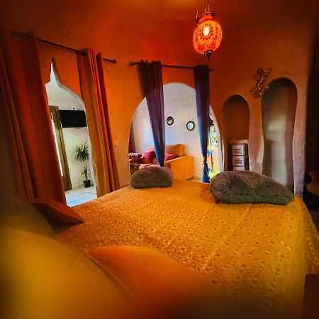 Casas Cueva El Castano Guest House ปัมปาเนย์รา ภายนอก รูปภาพ