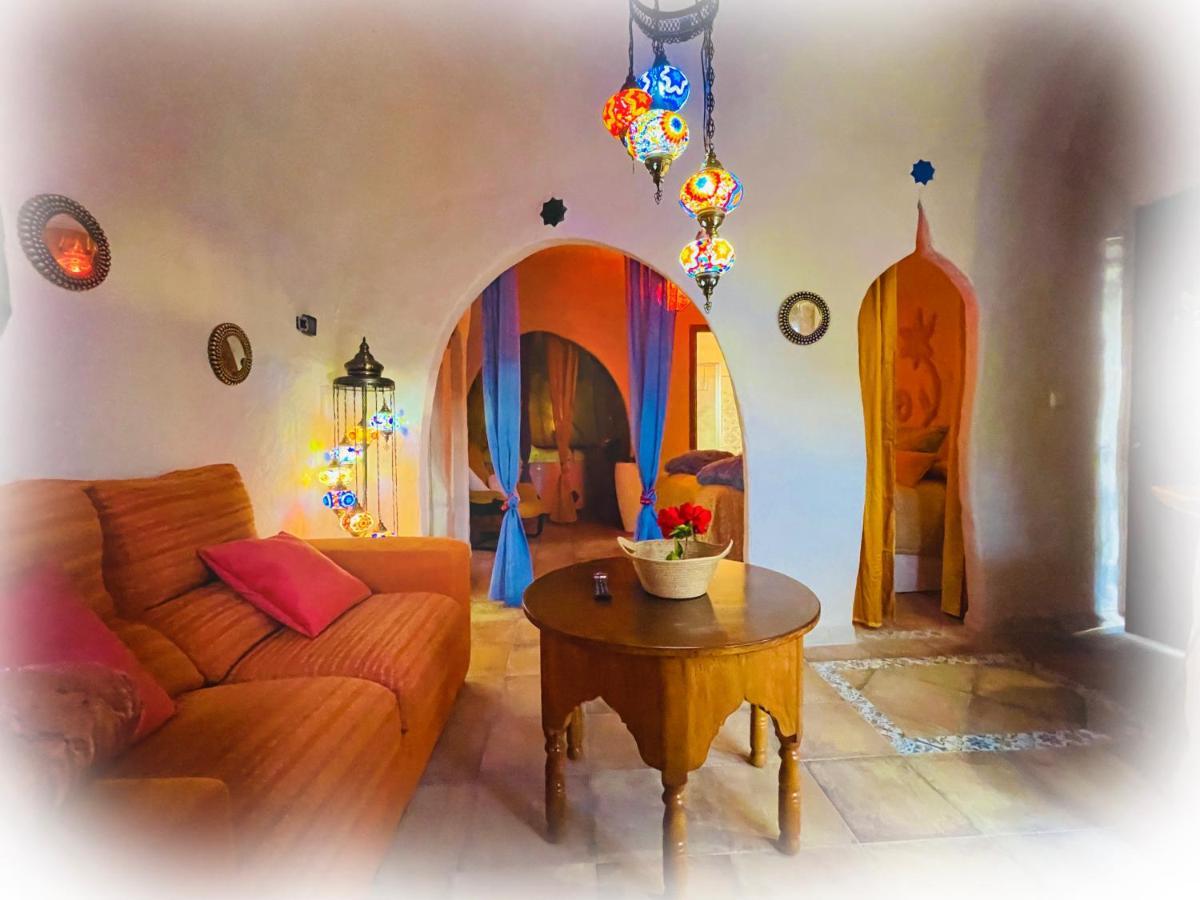 Casas Cueva El Castano Guest House ปัมปาเนย์รา ภายนอก รูปภาพ