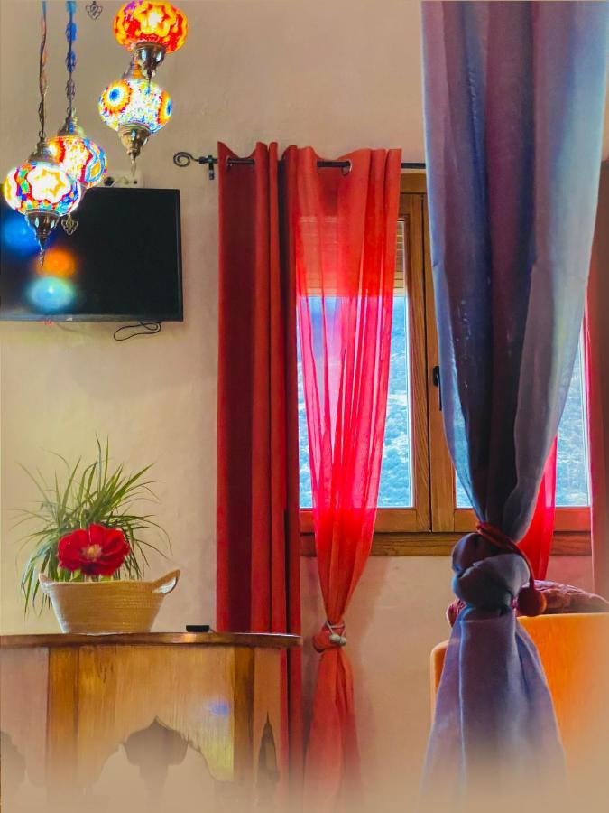 Casas Cueva El Castano Guest House ปัมปาเนย์รา ภายนอก รูปภาพ