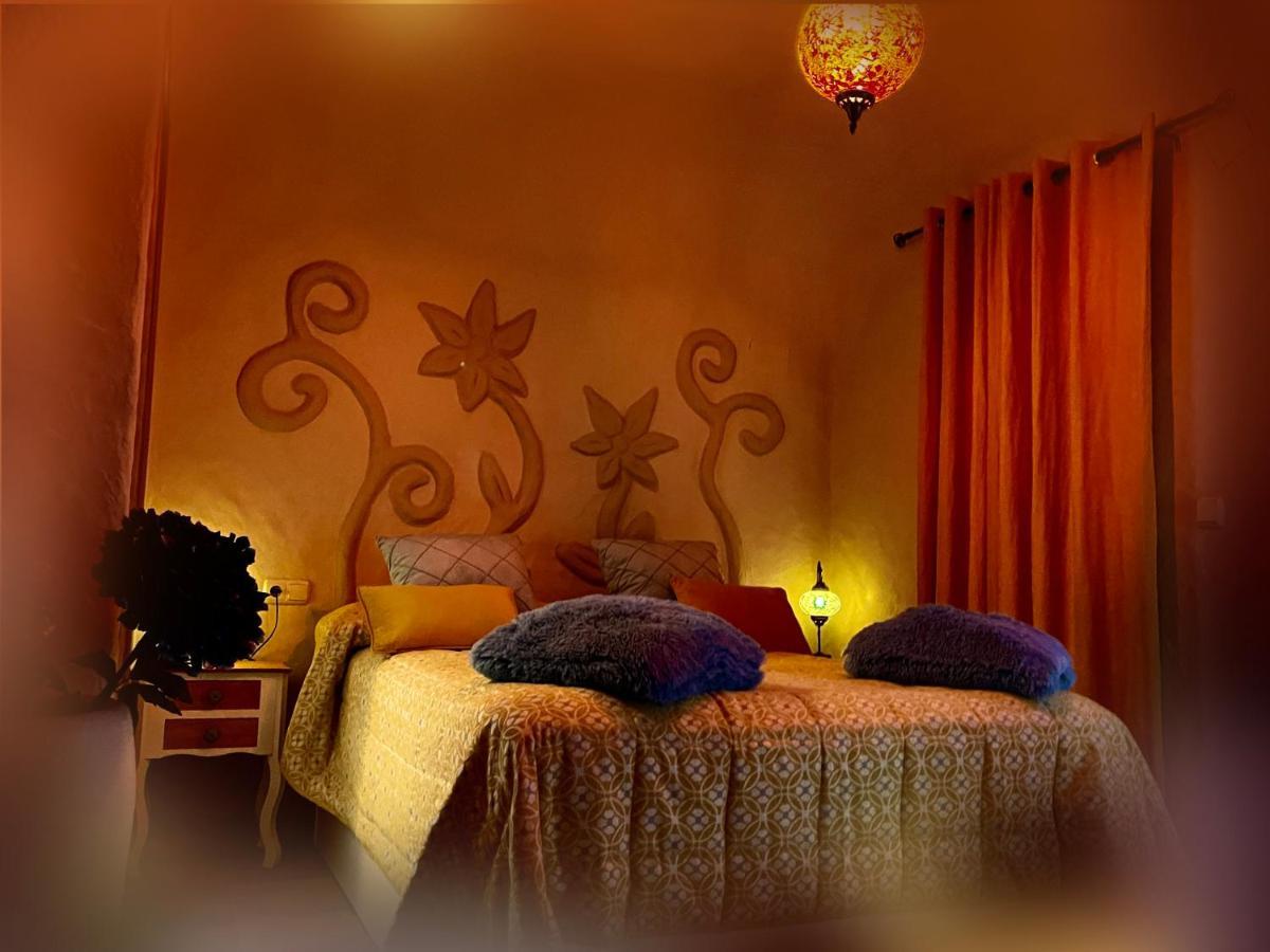 Casas Cueva El Castano Guest House ปัมปาเนย์รา ภายนอก รูปภาพ
