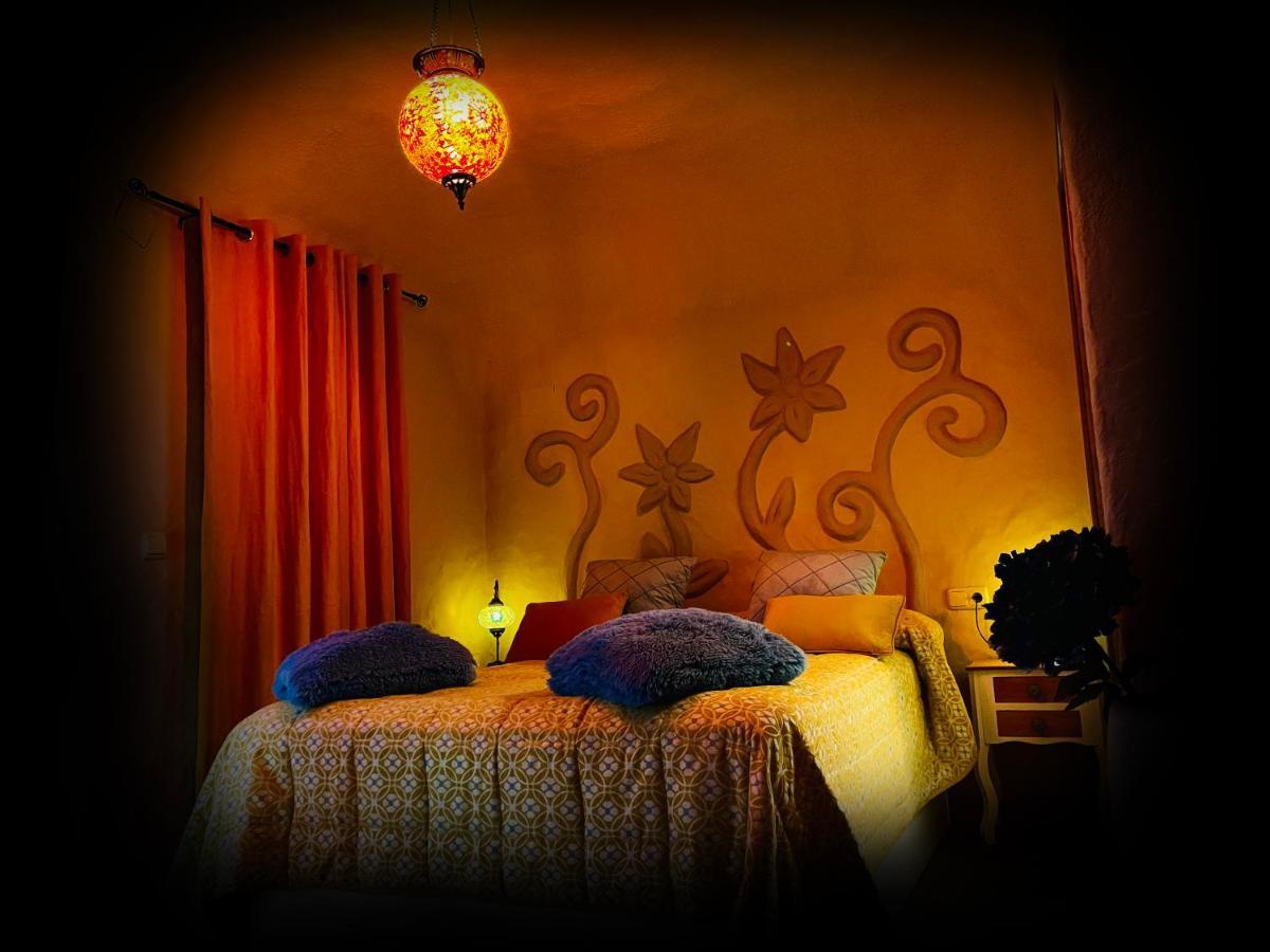 Casas Cueva El Castano Guest House ปัมปาเนย์รา ภายนอก รูปภาพ