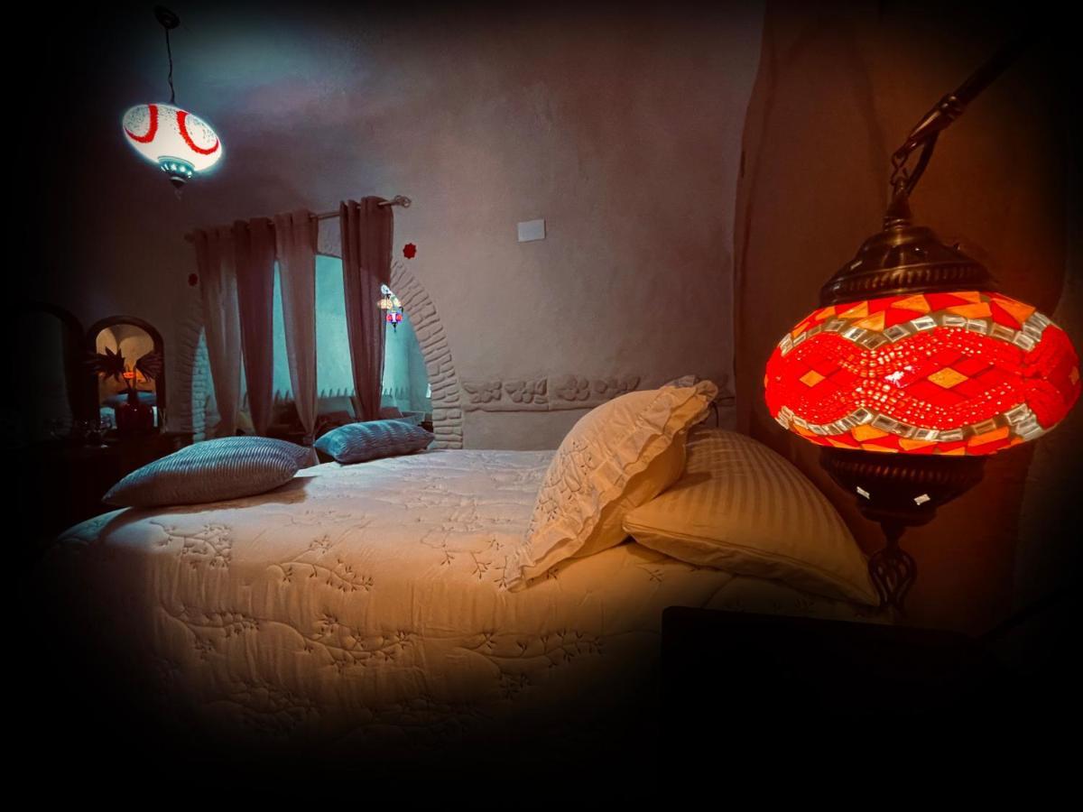 Casas Cueva El Castano Guest House ปัมปาเนย์รา ภายนอก รูปภาพ