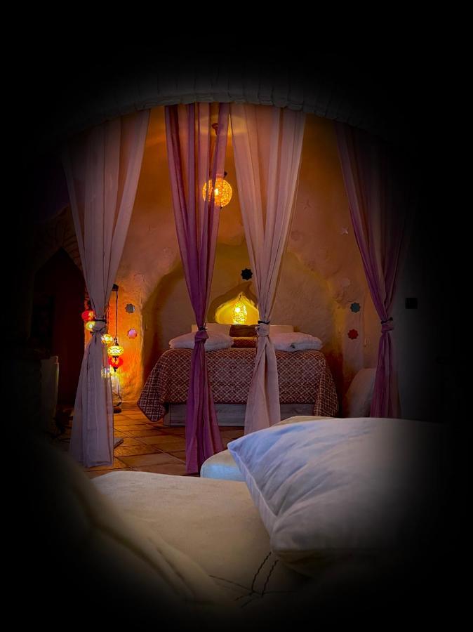 Casas Cueva El Castano Guest House ปัมปาเนย์รา ภายนอก รูปภาพ